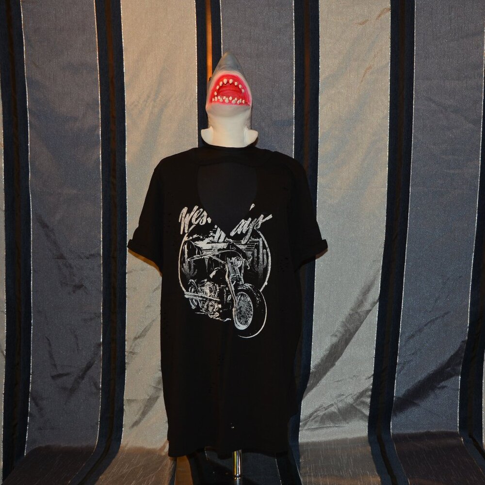 Torrid Western Ways Motorcycle Graphic Grunge Rocker Distressed Tee Shirt Size 2